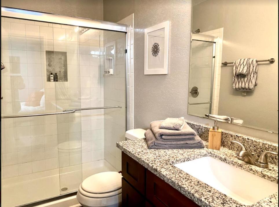 Private Bedroom Suite - Communal House Near Integris Oklahoma City Exterior foto
